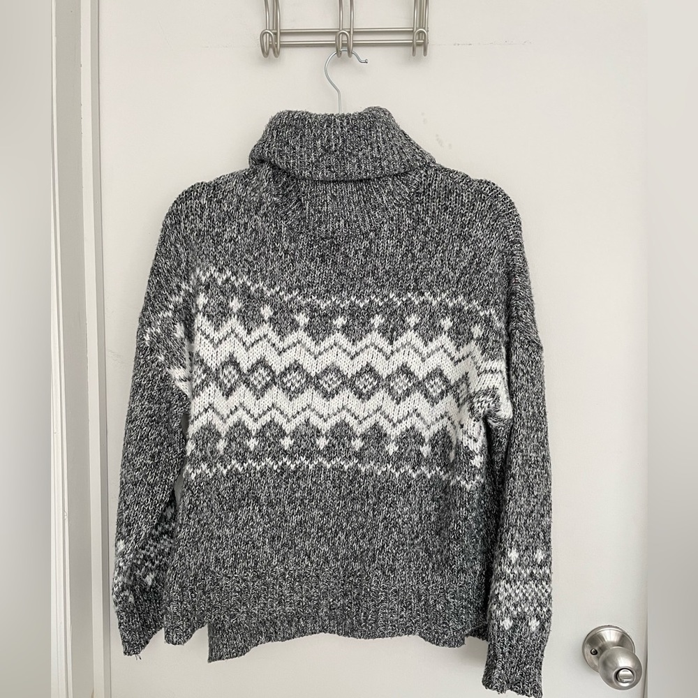Cozy turtleneck knit sweater